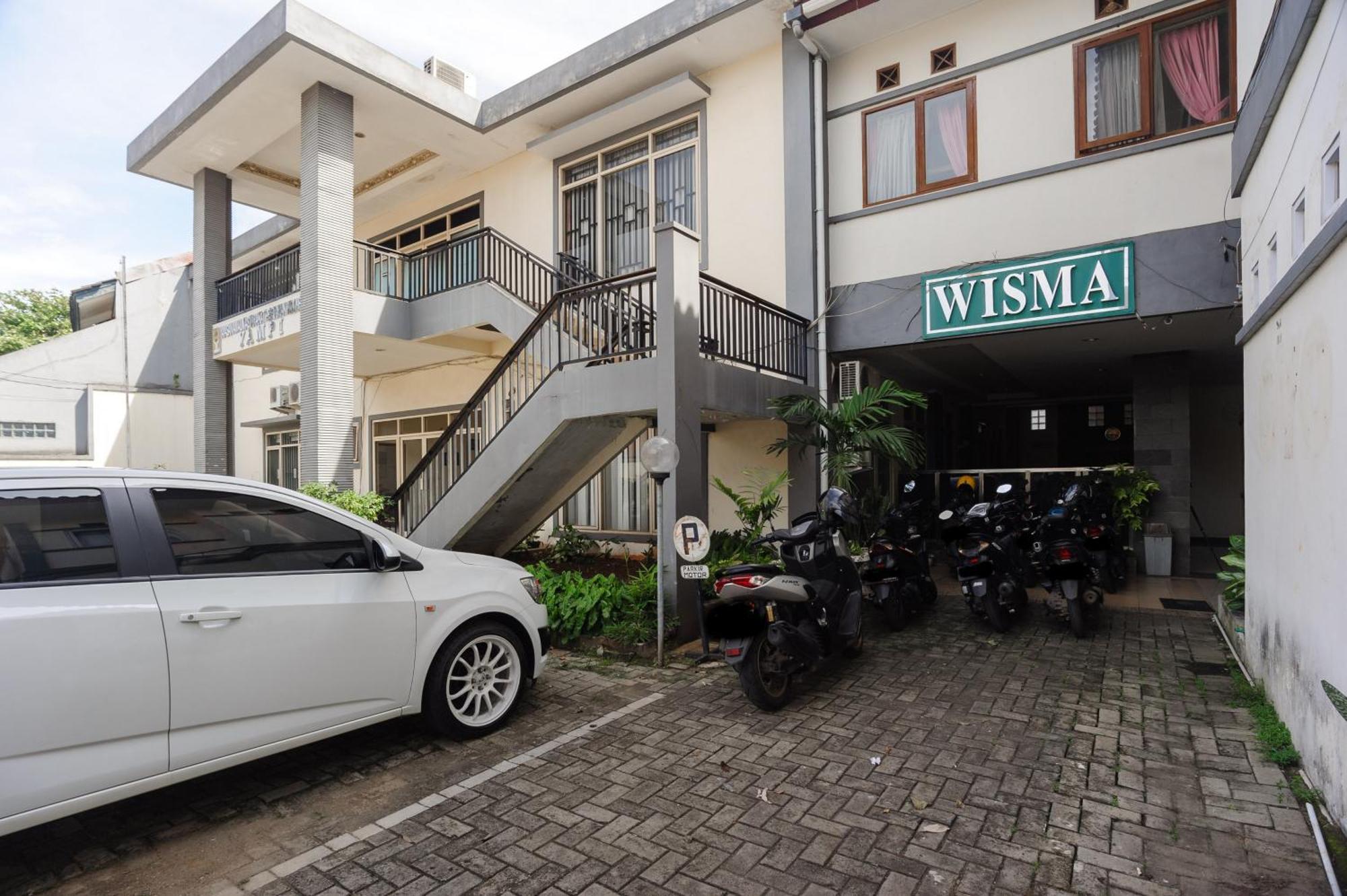 Reddoorz Syariah Near Aeon Mall Tanjung Barat Jakarta Exterior photo